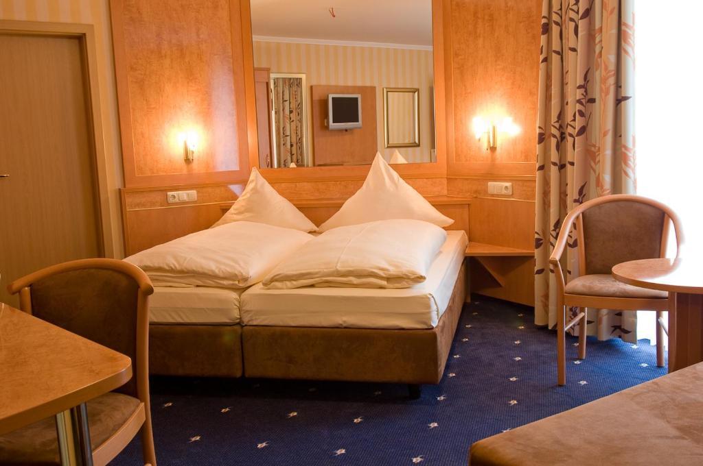 Moselstern Hotel Brixiade &Triton Cochem Pokoj fotografie